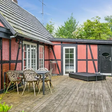 Ferienhaus Gedserhuset - Unique Summerhouse Near Nature And