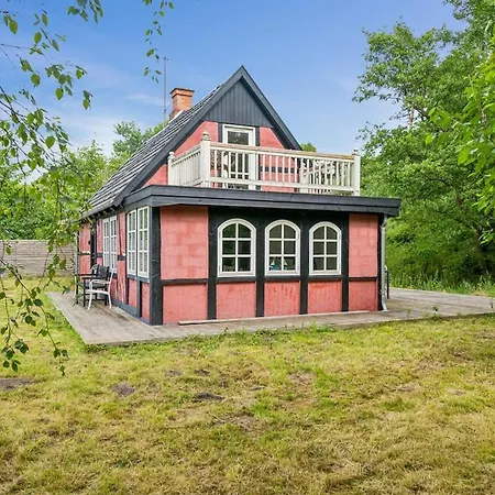 Gedserhuset - Unique Summerhouse Near Nature And